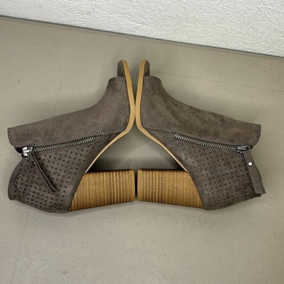 Universal Thread Gray Peep Toe Suede Ankle Booties Block Heel Size 6.5 M - Picture 4 of 11